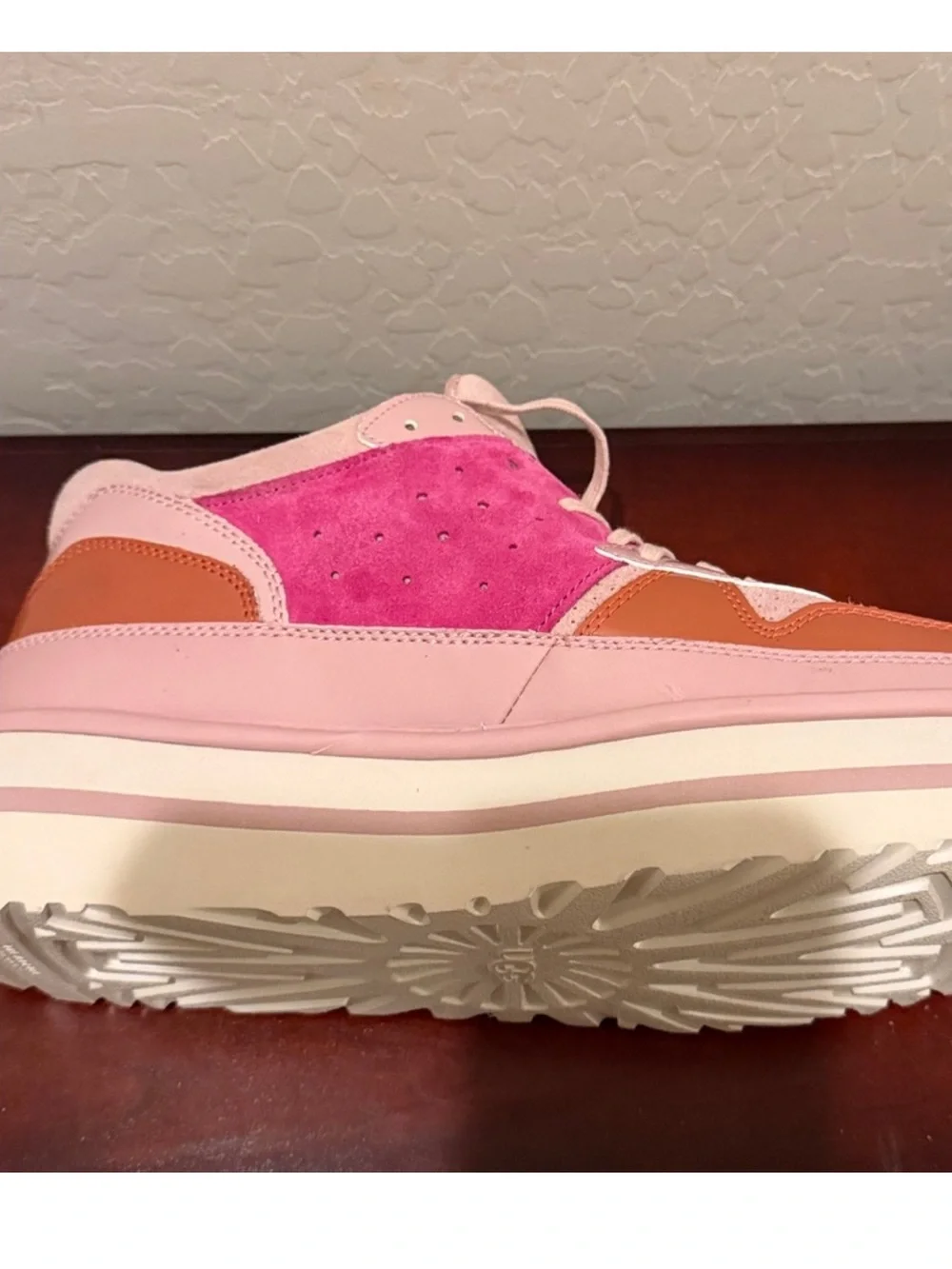 UGG Pop Punk Pink Platform Women’s Sneaker Sz 11
